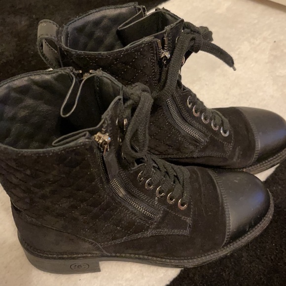 Chanel Quilted pattern combat boots - Picture 11 of 11